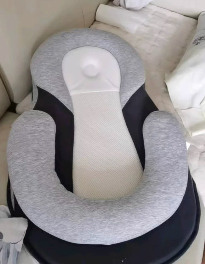 Maman heureuse avec bébé